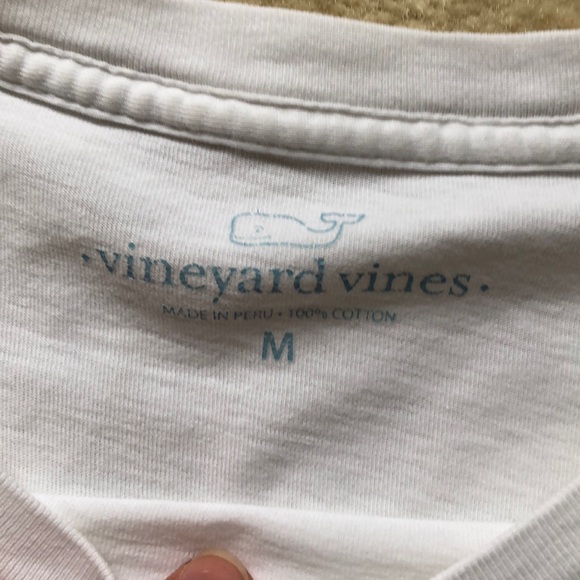 Vineyard Vines Longsleeve size Medium - Picture 3 of 6